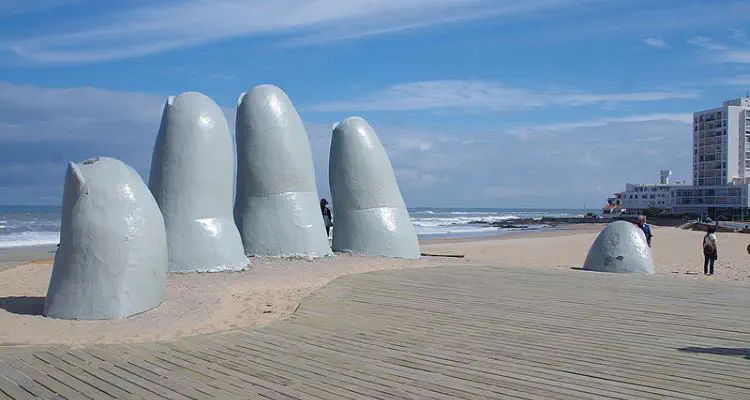© Balou46 - https://commons.wikimedia.org/ / Punta Del Este, Uruguay