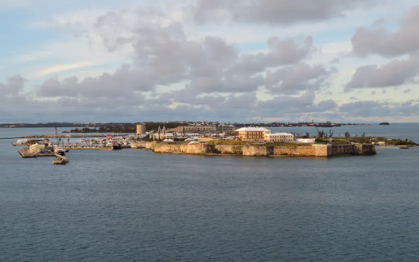 © Croisiere-voyage.ca / Royal Naval Dockyard (King's Wharf), Bermudes